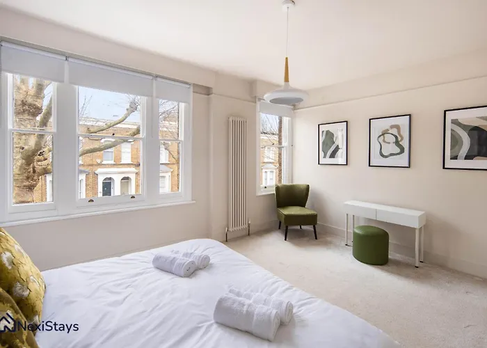 10 Mins Walk To The Oval, The Kennington Retreat
